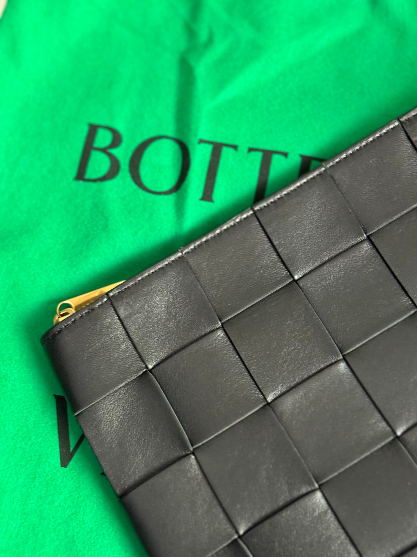 Bottega Veneta Maxi Pochette