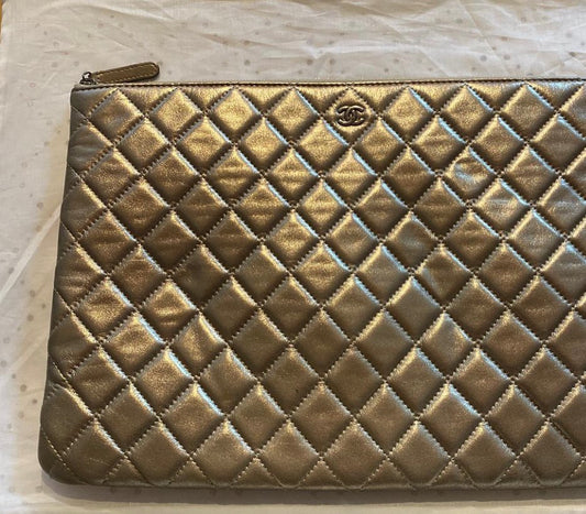 Pochette Chanel gold