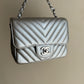 Chanel Mini square Chevron argento