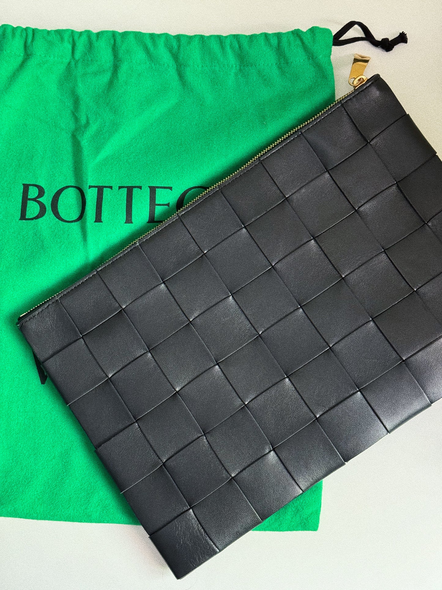 Bottega Veneta Maxi Pochette