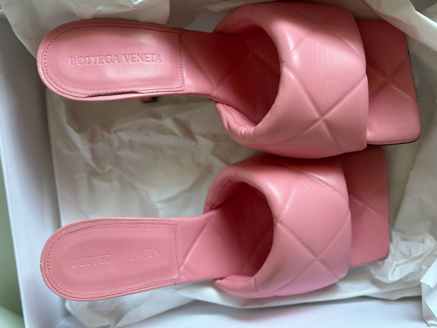 Bottega Veneta
Rosa pastello