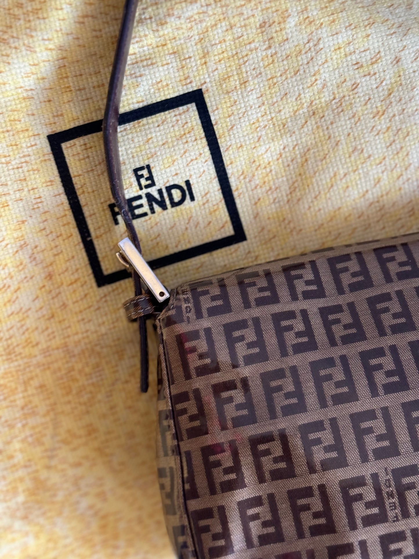 Vintage Fendi Baguette in vinile