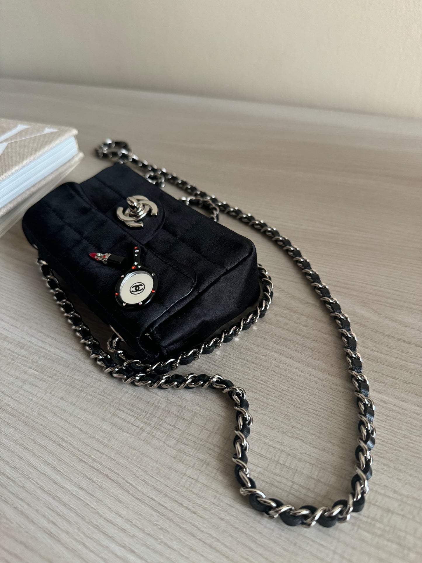 Chanel in raso di seta mini