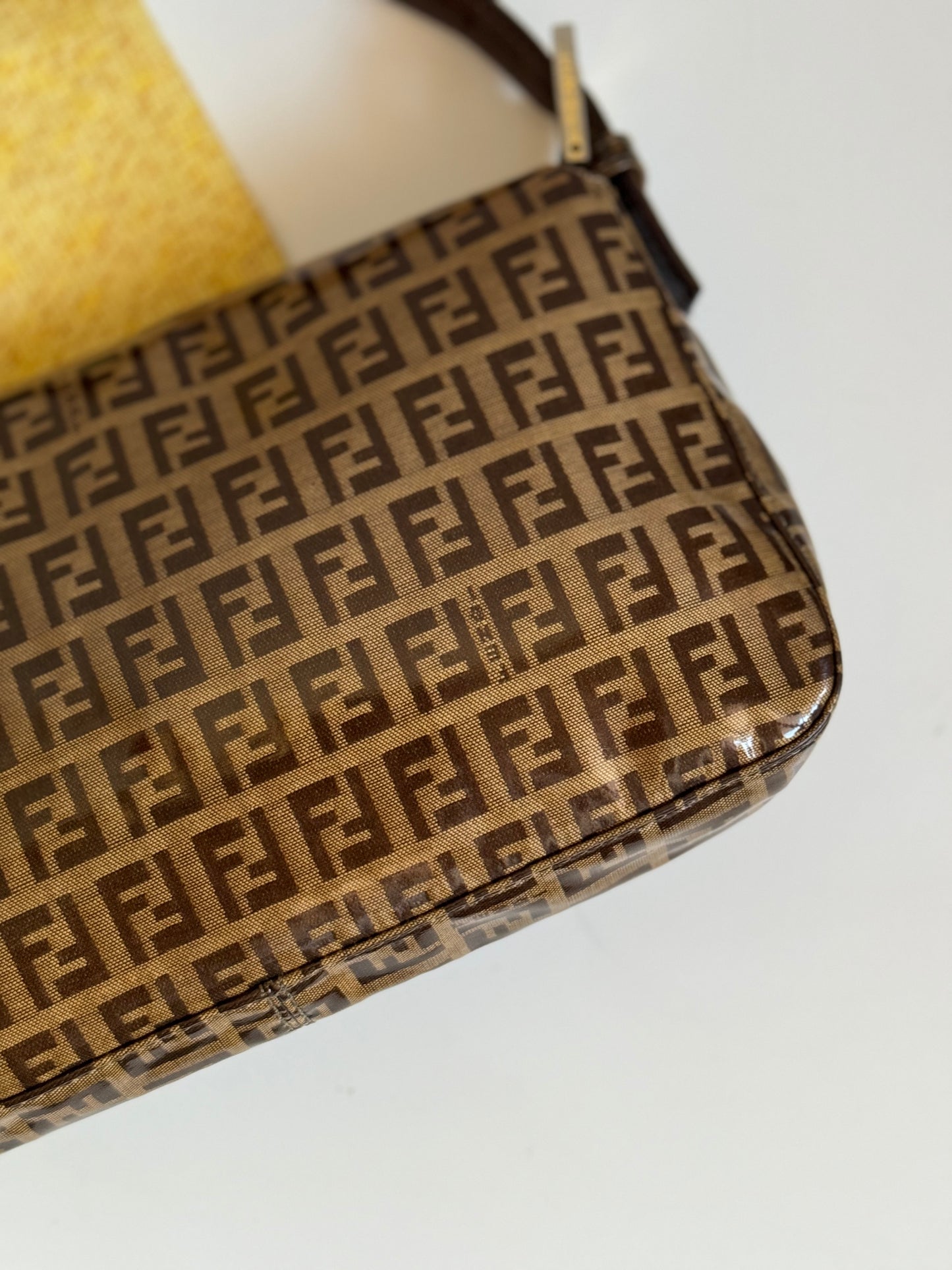 Vintage Fendi Baguette in vinile