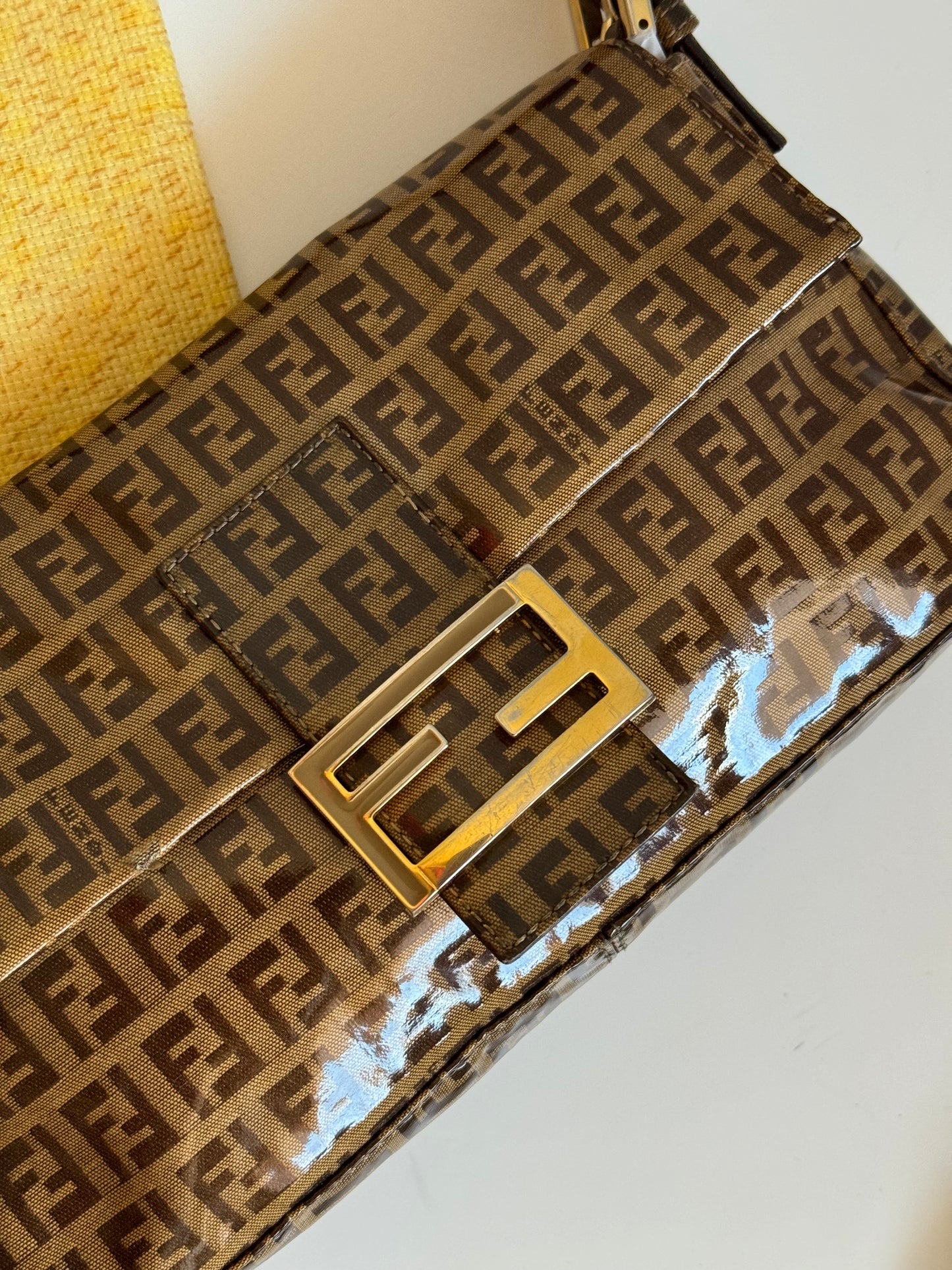 Vintage Fendi Baguette in vinile