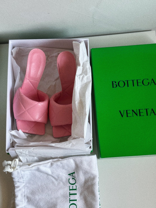 Bottega Veneta
Rosa pastello