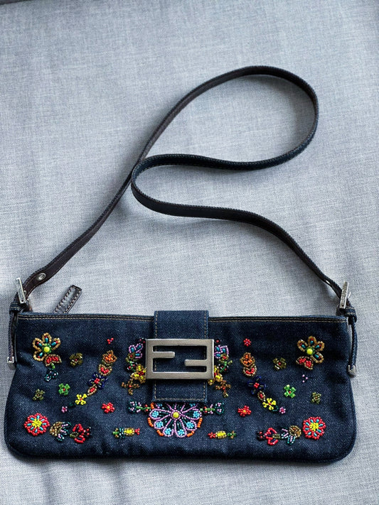 Vintage Denim Fendi Baguette in perline.